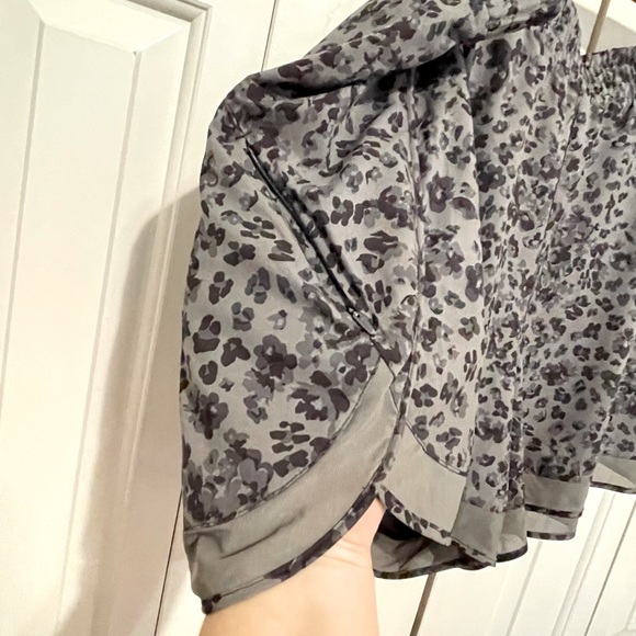 Athleta Racer Run 4” shorts - Picture 4 of 4